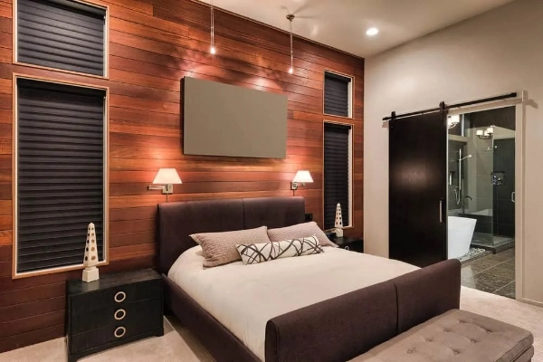 A Rich Wooden Theme Bedroom